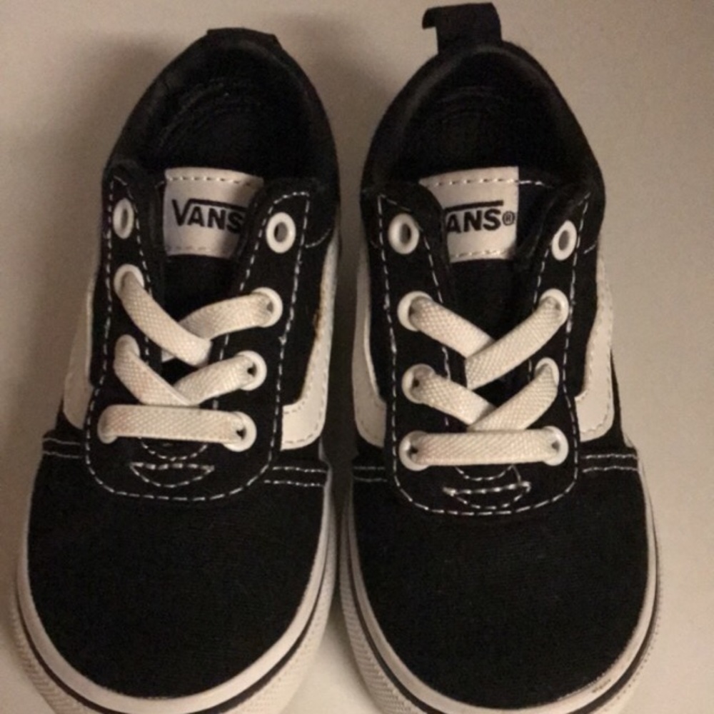 Toddler Vans in EUC!